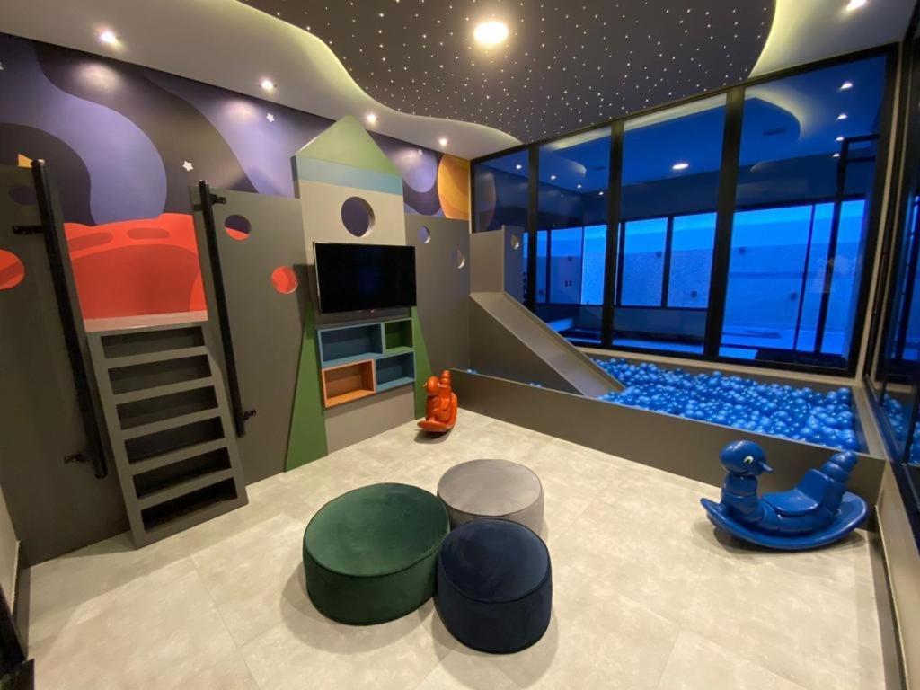 Sky Concept 816 *